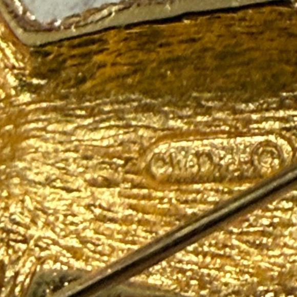 Dior Gold Textured Frog Brooch - Picture 4 of 4